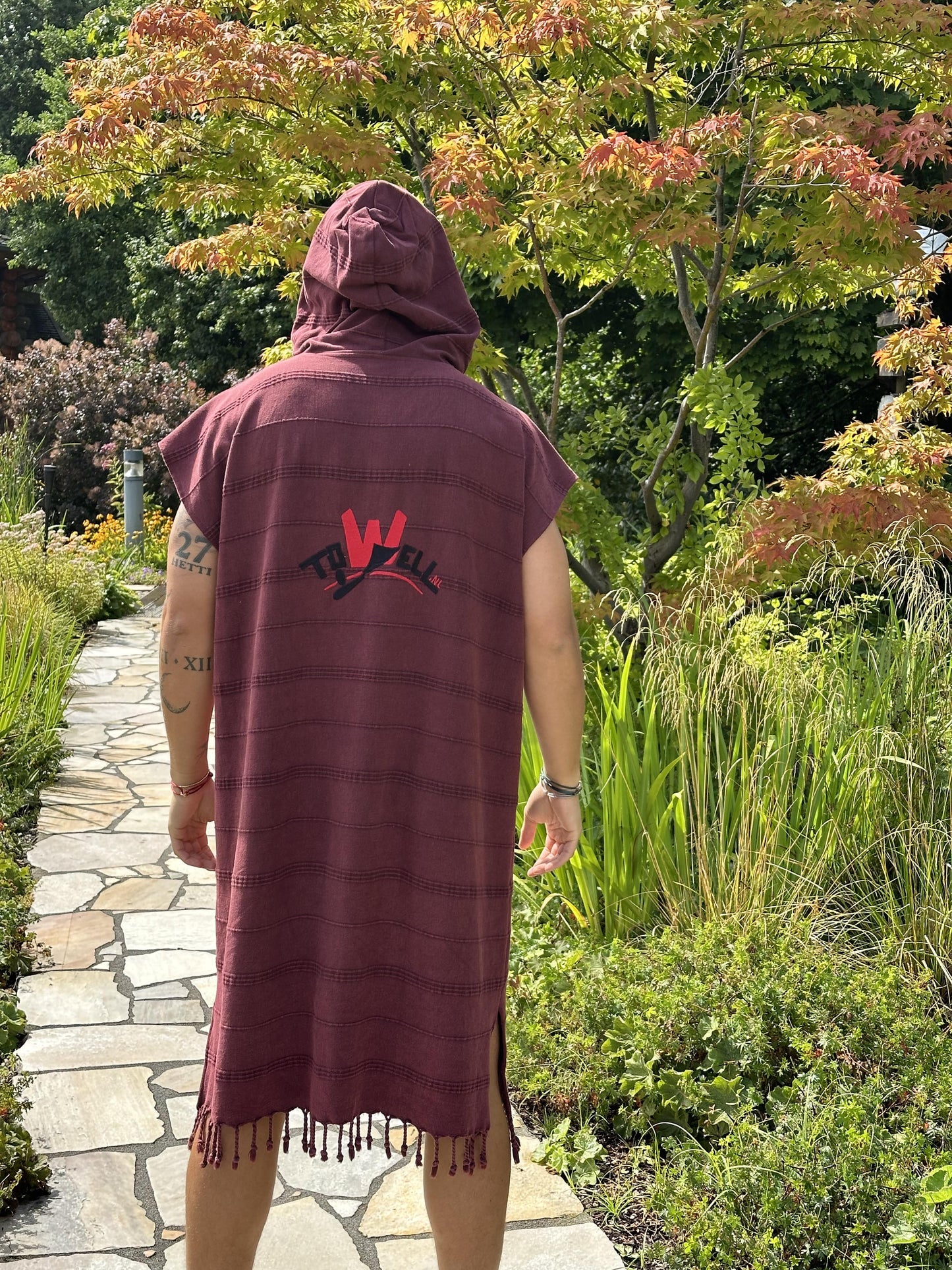 Poncho Dark Red – Warm Comfort