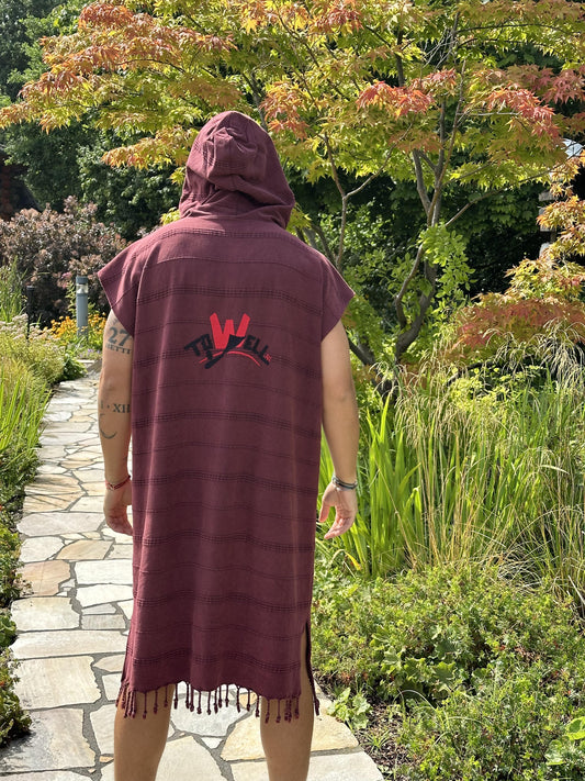 Poncho Dark Red – Warm Comfort