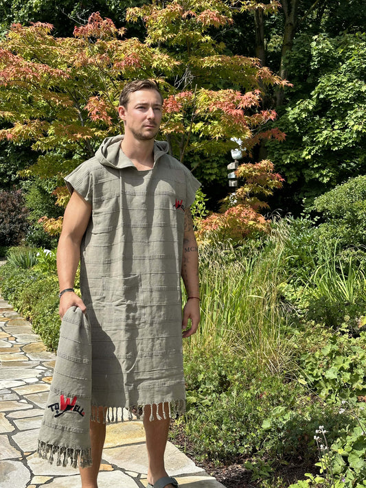 Poncho Taupe – Pure Comfort